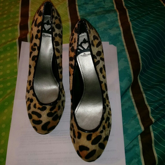 Fergalicious by Fergie Faux Fur Pumps Size 7.5M - Picture 1 of 8